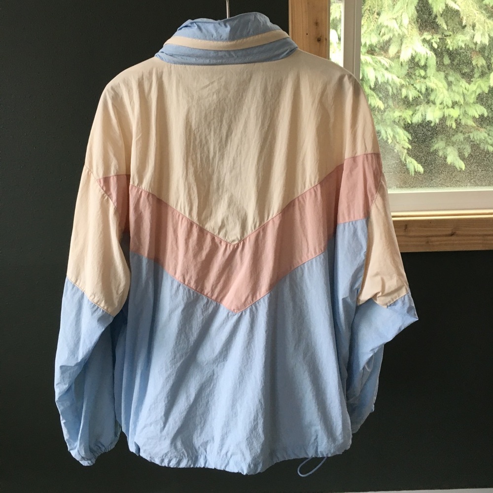 AE Windbreaker Pullover - Picture 4 of 4